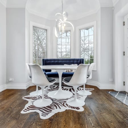 Kitchen Seating Area