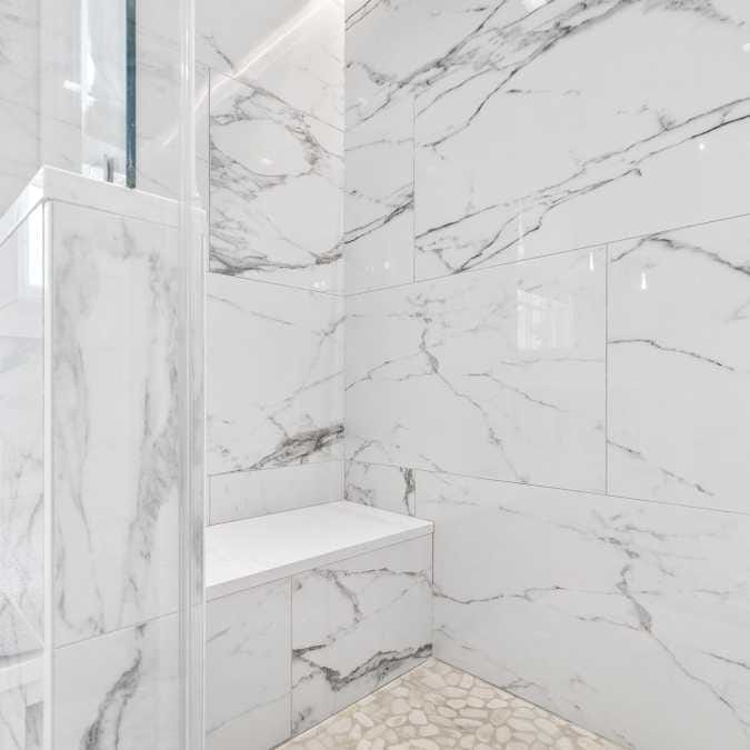 Shower with seating, Large format tile
